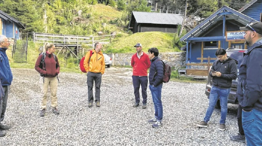 Francia financia obras para el senderismo en Villa La Angostura y Traful